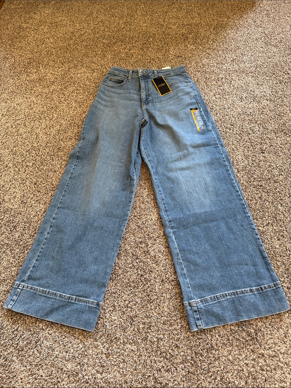 NWT Lee's Women's Wide-Leg Elevated Retro Denim Jeans in Light Blue Wash Size 12